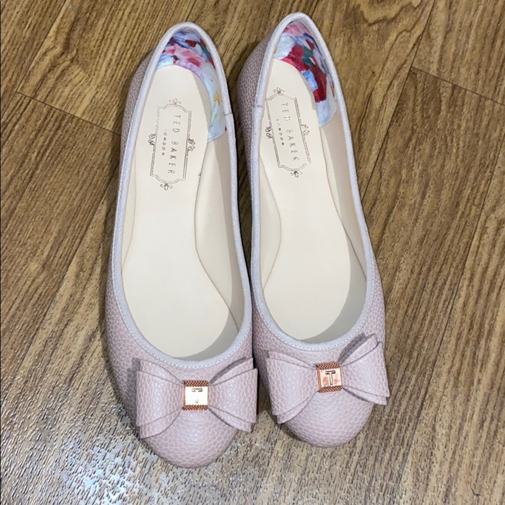 Brand New Ted Baker pink 🎀 Flats